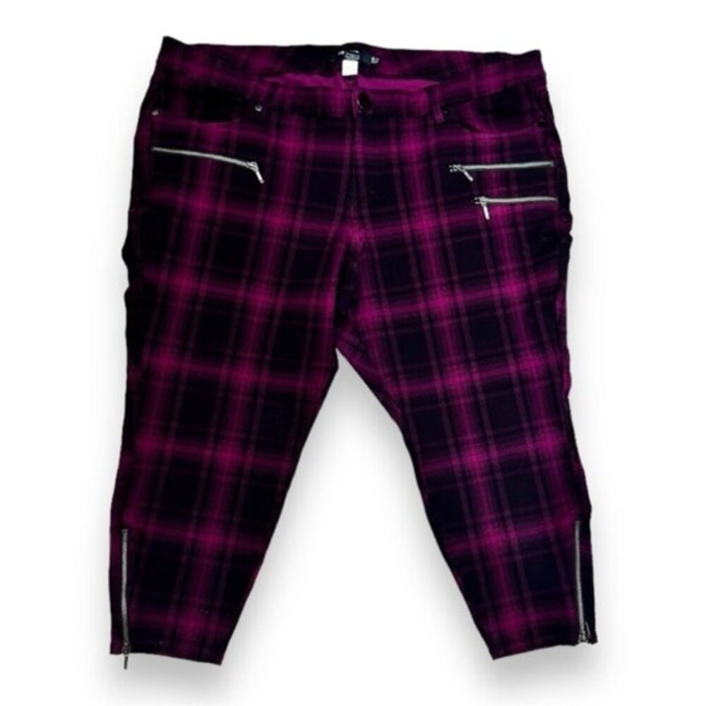 Women’s torrid 22 Berry Plaid Ponte Stretch Crop Capri Pant